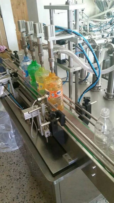 स्वचालित 4/6 सिर स्नेहक तेल की बोतल भरने की मशीन मोटर तेल तरल प्लास्टिक कांच की बोतल भरने और ढक्कन मशीन