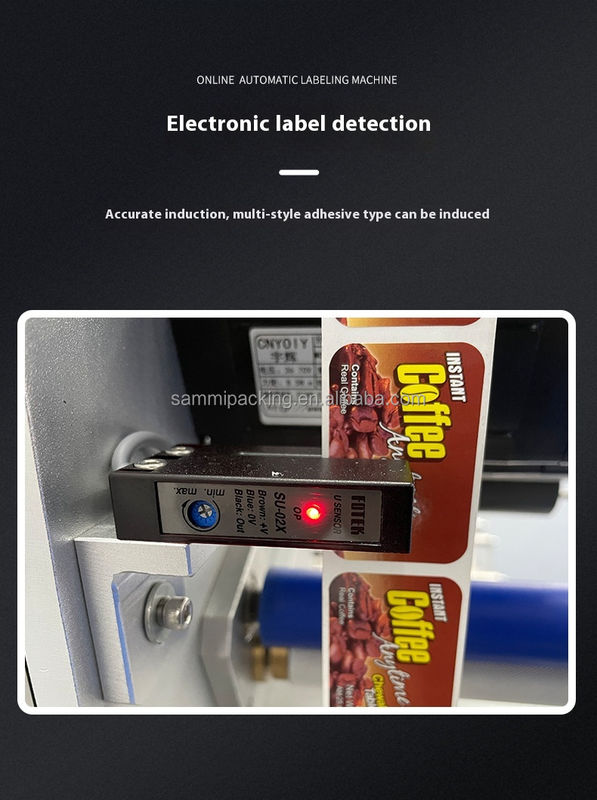 डेस्कटॉप स्क्वायर बोतलों के लिए डबल साइड लेबल एप्लीकेटर ऑटोमैटिक फ्लैट गोल प्लास्टिक कांच की बोतल स्टिकर मशीन कन्वेयर के साथ