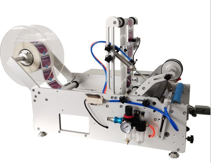 उच्च गुणवत्ता वाली दोहरी-पक्षीय लेबलिंग मशीन, गोल टैंक/बोतल के लिए काउंटिंग फंक्शन के साथ टेबलटॉप रैप-अराउंड लेबल एप्लीकेटर