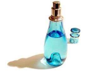 सस्ती कीमत मैनुअल Pnuemaitc परफ्यूम कोर्किंग मशीन स्टेनलेस स्टील परफ्यूम कैपिंग प्रेस मशीन