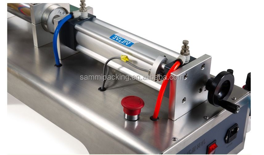 उच्च दक्षता एकल सिर पिस्टन तरल भरने की मशीन100-1000ml पानी तेल रस पेय भरने की मशीन बोतल/कैन के लिए