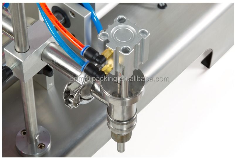 उच्च दक्षता एकल सिर पिस्टन तरल भरने की मशीन100-1000ml पानी तेल रस पेय भरने की मशीन बोतल/कैन के लिए