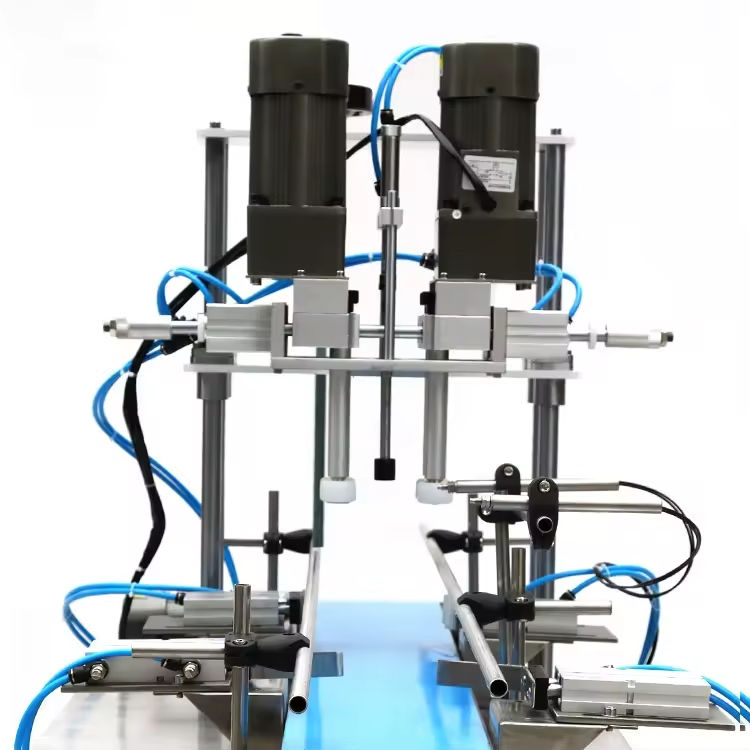 कारखाने की कीमत उच्च दक्षता अर्ध स्वचालित कैपिंग मशीन खनिज जल लाइनों के लिए अनुकूलित प्लास्टिक और स्प्रे बोतलें