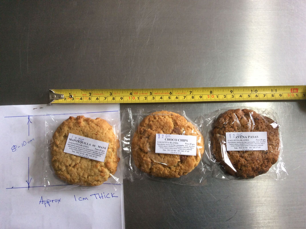 संचालित करने में आसान स्वचालित तकिया पैकिंग मशीन व्यापक उपयोग रोटी फल सब्जी उपकरण प्रवाह पैकिंग मशीन बर्गर कुकी बिस्कुट